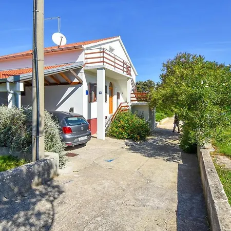 House Cvit * Dobropoljana