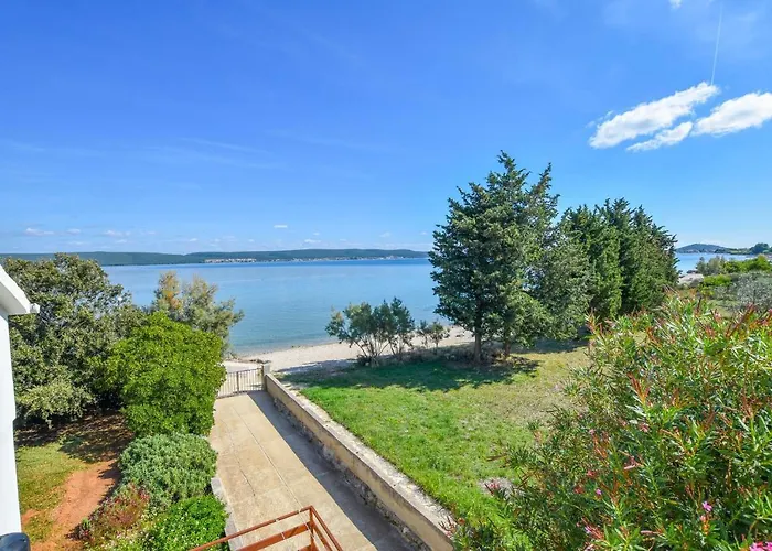 House Cvit 펜션 Dobropoljana